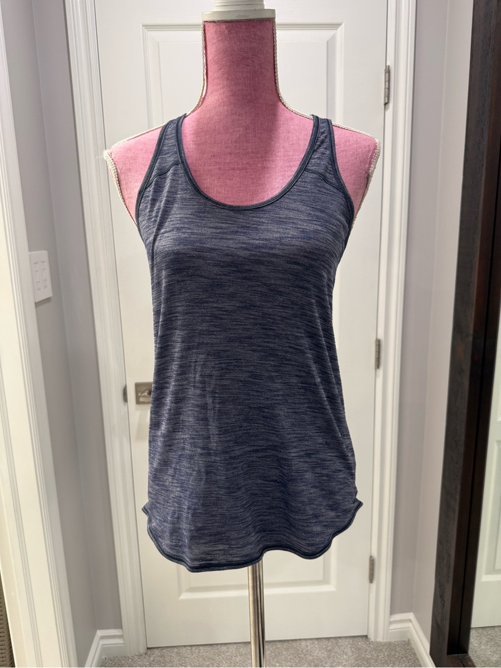 Lululemon Essential Tank size 6